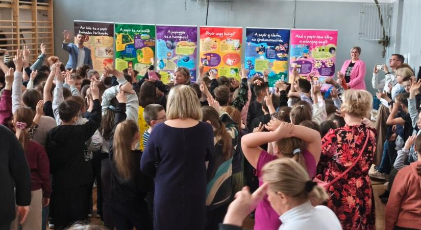 Előítéletek ellen is küzd a Nyomdaszövetség roadshow-ja