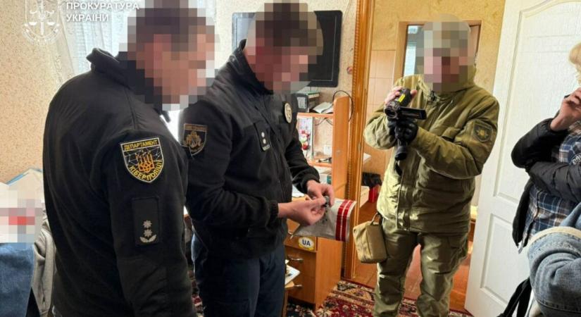 Csalók az e-Dopomoha álcája alatt körülbelül 5 millió hrivnyát csaltak ki az ukrán állampolgártól