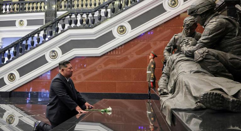 Kim Dzsongun beismerése az észak-koreai hadseregben uralkodó embertelen gyakorlatról