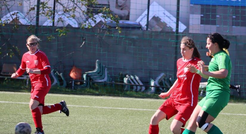 Vereséggel búcsúztatta várandós csapatkapitányát a Paks (galéria)