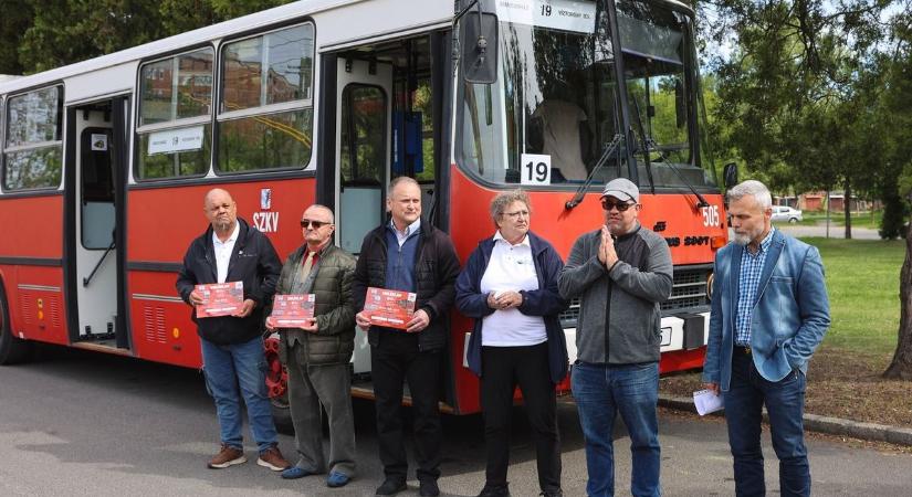 Hatalmasat ünnepelt Szeged: 47 éves lett a szegedi troli – galériával