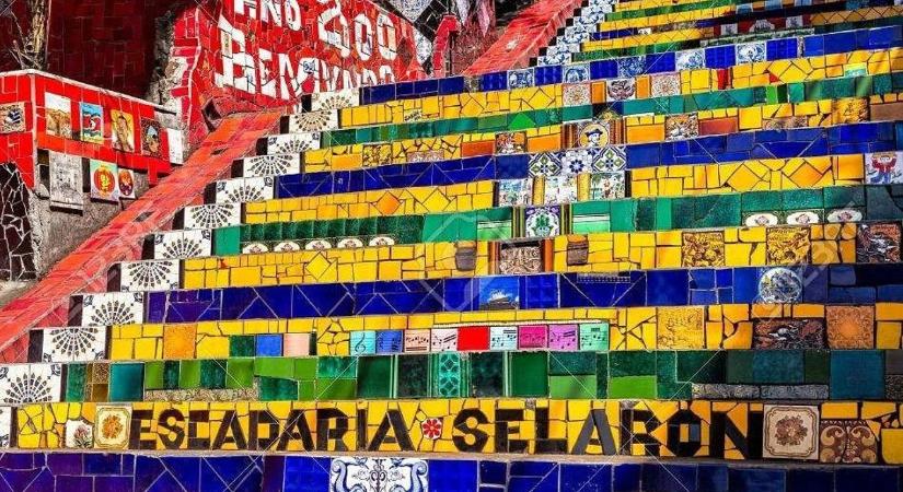 Nem fogod elhinni, melyik világhírű városban találtak egy különleges debreceni csempét! – fotóval, videóval