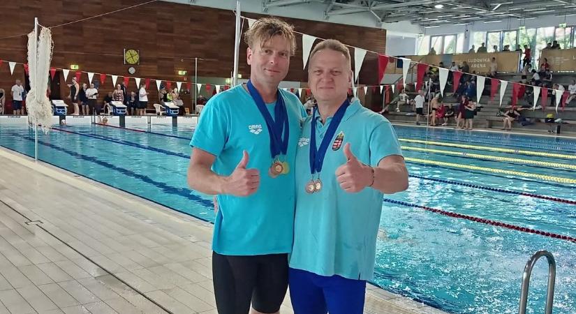 Remekelt a szenior úszóduó a fővárosban