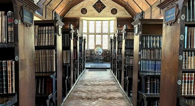 Időkapszula Oxfordban: 750 éves a Merton College könyvtára
