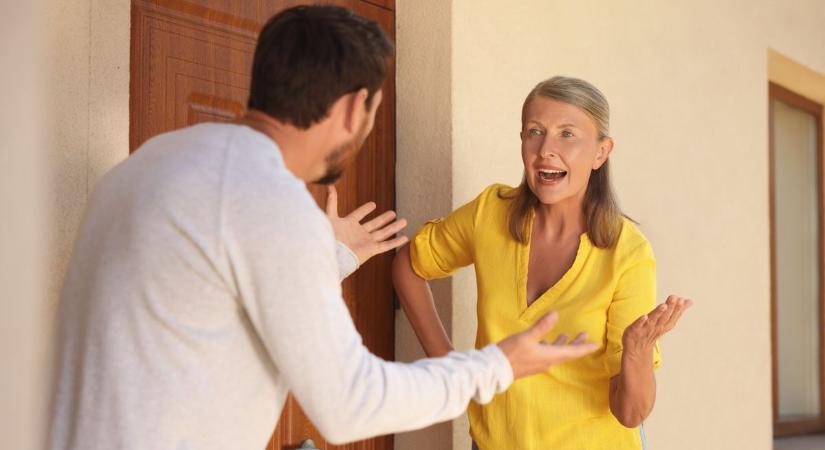 Éjjel porszívózik, hajnalban csapkod: mit tehet a rémálom szomszéd ellen?