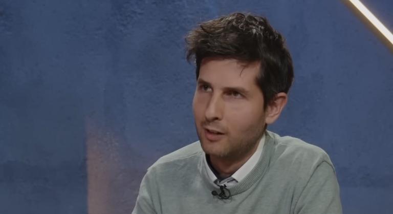 A GVH kirúgta a közgazdászt, aki a választások előtt tálalt ki a hivatalon belüli nyomásgyakorlásról