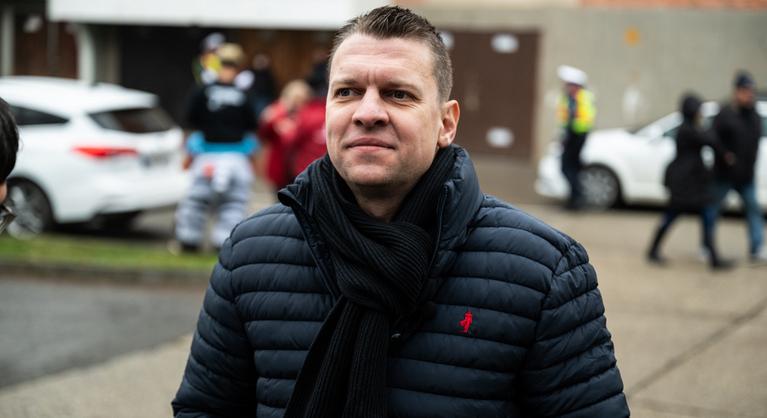 Menczer Tamás: Orbán Viktor azt javasolta, hogy ne vegyem fel a mandátumomat