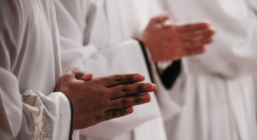 A rendőrség megszüntette az eltiltott kecskeméti pap elleni nyomozást