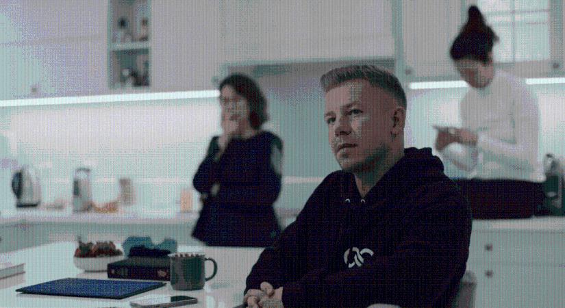 TAVASZI SZÉL – az ébredés: Egy dokumentumfilmnek nevezett reklámfilm egy politikai termékről (kritika)