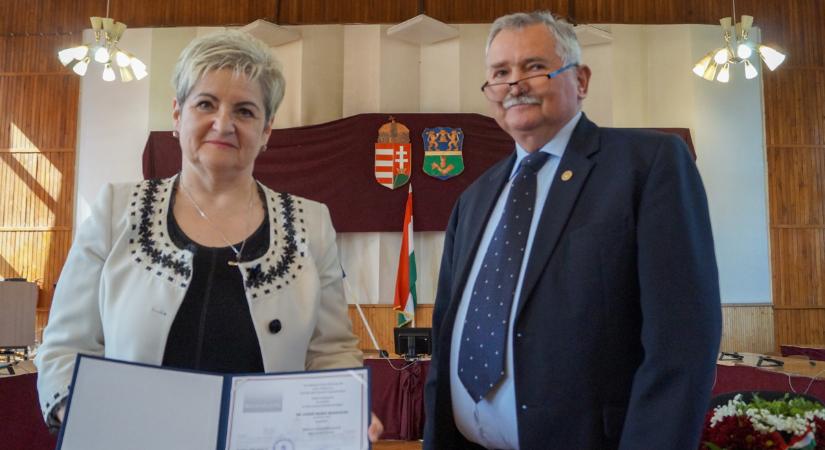 Dr. Gurzó Mária is átvehette képviselői megbízólevelét