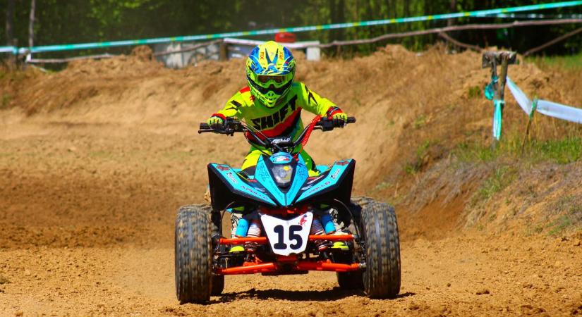 Mohácsi Zsófi tehetségével, Sári bájával győzött le mindenkit Bosznia-Hercegovinában