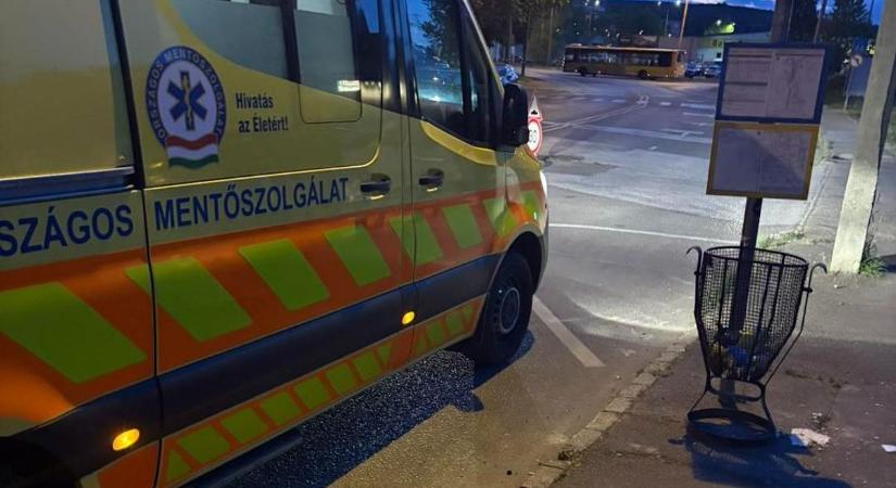 Drámai jelenet Egerben: a buszmegállóban találtak rá a földön fekvő férfire