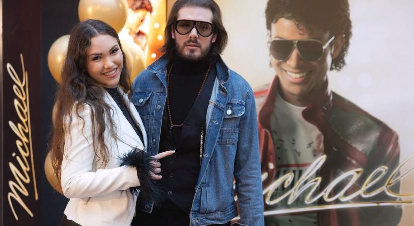 Kóbor Léna párjával jelent meg a Michael Jackson életrajzi film budapesti premierjén: itt az újabb fotó róluk
