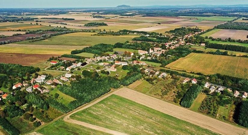 Szociális programok indulnak balatoni háttértelepülések hátrányos élethelyzetű lakóinak