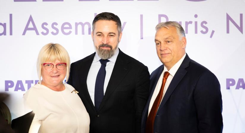 Több millió euró támogatást követelhet vissza az EU az Orbán Viktor nevéhez köthető PfE-től