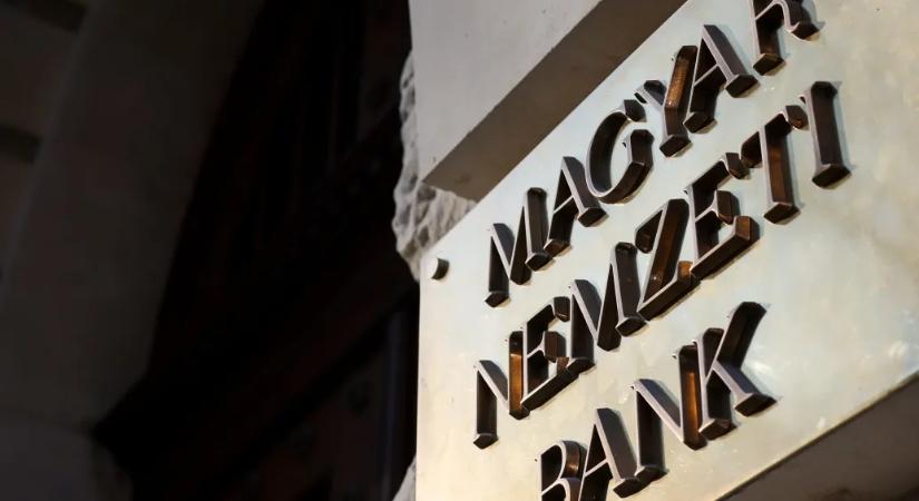 Egyetlen nap alatt 51 bankszámláját szüntette meg az MNB-botrány emblematikus cége