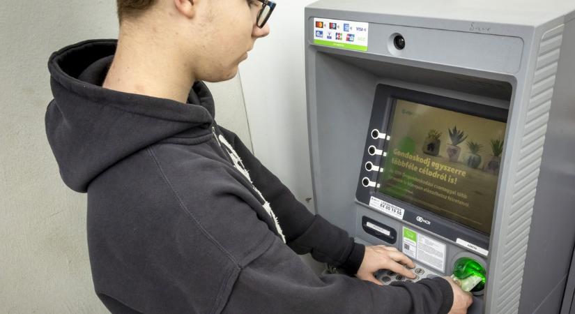 A szakértők egyetértenek: Miért ne nyomtasd ki a nyugtádat az ATM-nél?