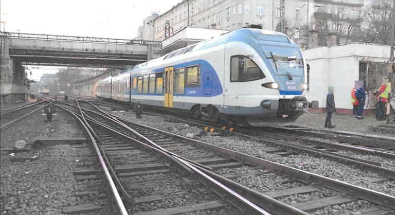 Áthajtott a tilos jelzésen, 60 utast veszélyeztetett egy mozdonyvezető a Déli pályaudvarnál