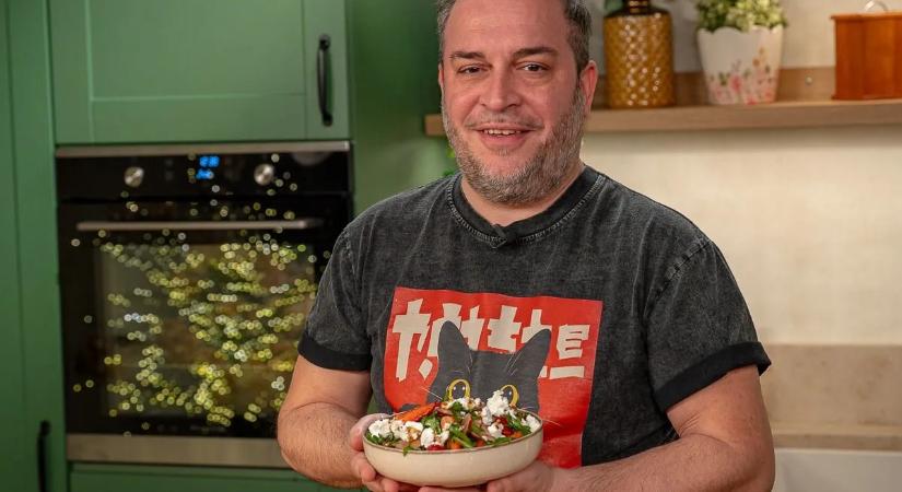 Ez az frissítő epres tavaszi saláta lesz az új kedvenc – VIDEÓ!