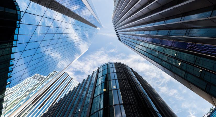 Fű alatt a te pénzeddel játszanak az árnyékbankok: lassan kibontakozó katasztrófa fenyegeti a megtakarításokat