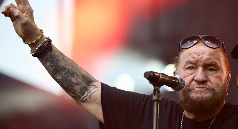 Az NKA-pályázaton 100 millió forintot nyerő Deák Bill Gyula a választások előtt a Fidesz képviselőjelöltjét támogatta