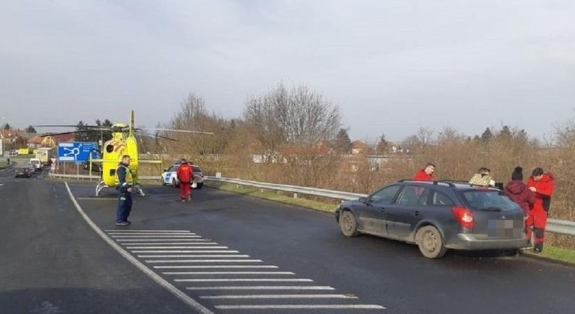 Dugóban vajúdott a kismama, rendőr mentette meg a helyzetet az M3-ason