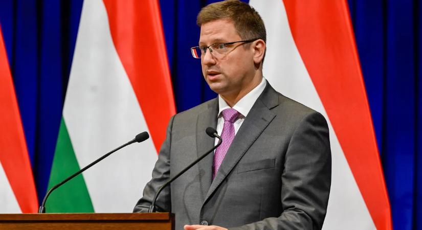 Gulyás Gergely: Elfogadhatatlannak tartjuk, hogy az Európai Bizottság megtámadta a magyar kormány által bevezetett védett üzemanyagárat