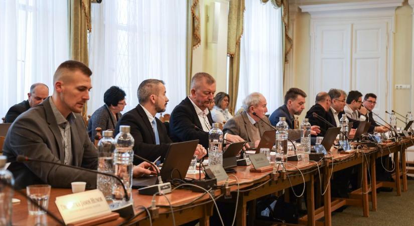 Visszavonulót fújt Szolnok elektrolitgyár-ügyben: nem támogatja a város a beruházást