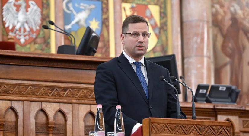 Gulyás Gergely: Az Európai Bizottság megtámadta a magyar kormány által bevezetett védett üzemanyagárat