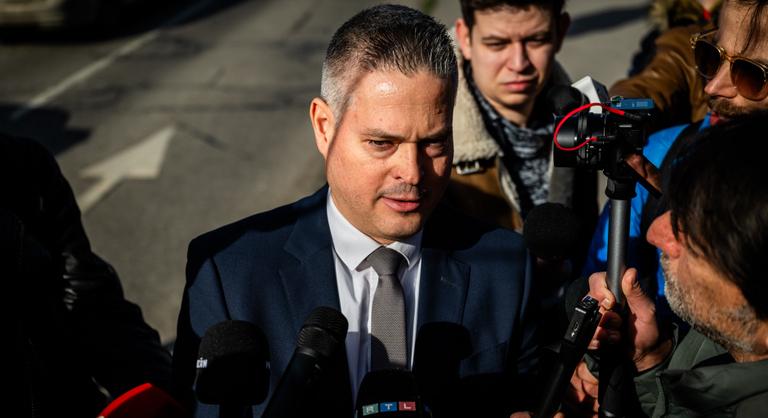 Korrupciós bűncselekménnyel gyanúsították meg Sára Botondot, a fideszes budapesti főispánt