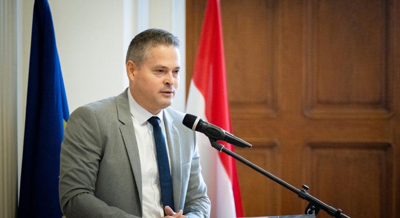 Korrupcióval gyanúsítják Sára Botondot