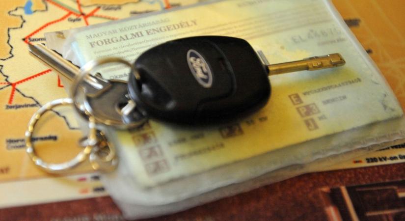 Ballagásra autót ajándékba? – könnyen kivonhatják a forgalomból