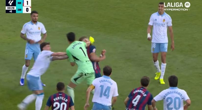 Fél idényre szóló eltiltást kapott a focikapus, aki leütötte az ellenfél játékosát