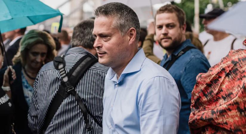 Meggyanúsították Sára Botondot 70 ezer forint értékű bor elfogadása miatt az Orbán Áront érintő ügyben