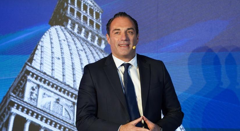 Alacsony vérnyomásra: ennyit keresett három nagy autós cég vezérigazgatója 2025-ben