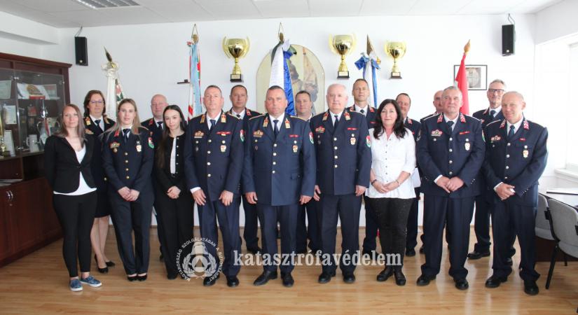 Vásárhelyi lánglovagokat is kitüntettek a tűzoltók napja alkalmából