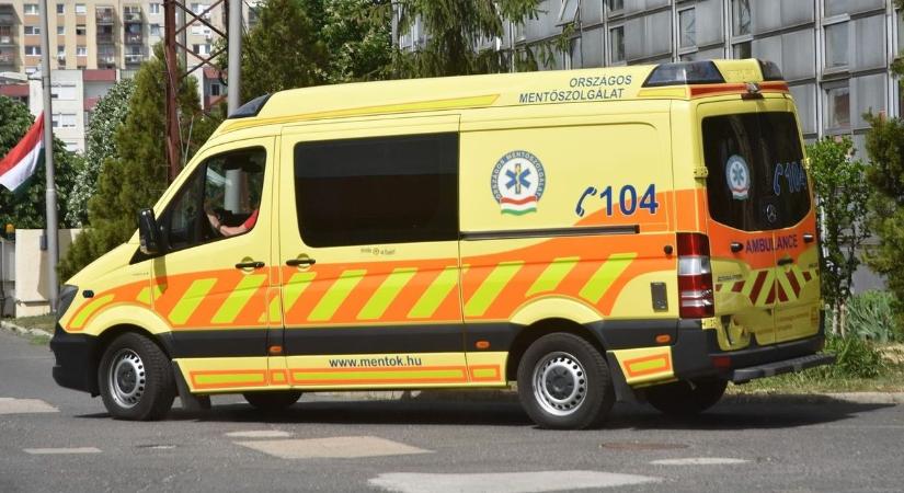 Szándékos mérgezések Baranyában: 425 férfiért és 208 nőért rohant a mentő