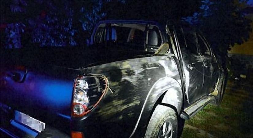 Részegen ült volán mögé, a platón utazó utasa súlyosan megsérült az árokba csapódás után