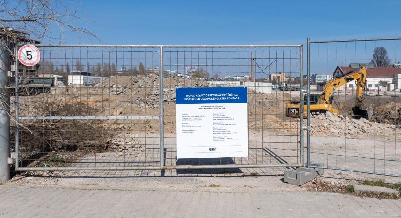 Sikertörténetként tálalja az Orbán-kormány a sportszövetségek Budapestre csábítását, kár, hogy az új sportvezetés örökli a több tízmilliárdos terheket