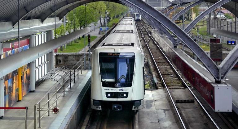 Füstöt észleltek a metróban a Keleti pályaudvarnál, nem közlekedik az Örs vezér tere és a Deák Ferenc tér között
