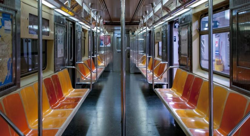 Most jött: füst miatt lezárták a 2-es metró Keleti pályaudvari állomását