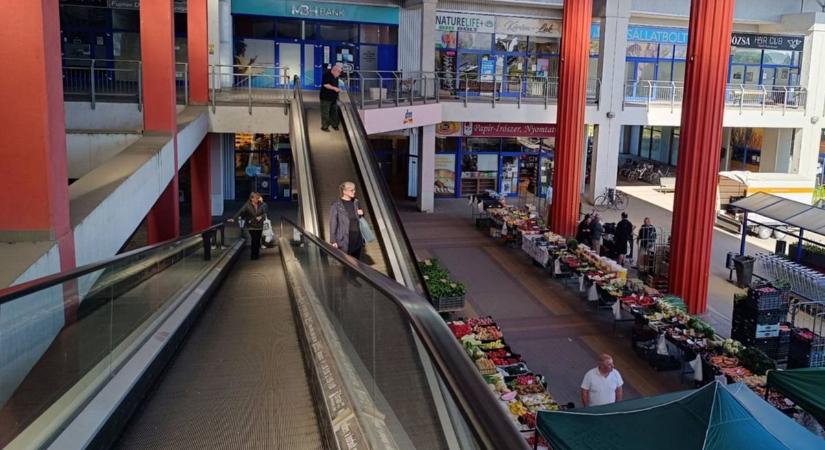 Örömhír! A Józsa Parkban a vásárlók ismét kényelmesebben és gyorsabban közlekedhetnek! – fotóval, videóval