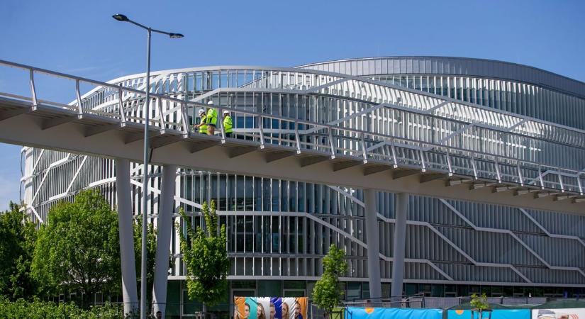 Az Optima-sztoriról és az „eltűnt pénzről” árultak el fontos részleteket a kecskeméti egyetemen – fotók