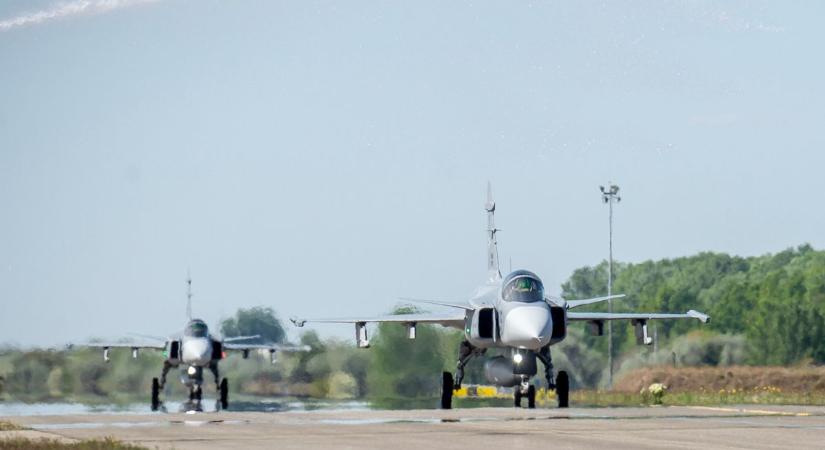 Lélegzetelállító fotókon a Magyarországra érkezett két új Gripen (GALÉRIA)