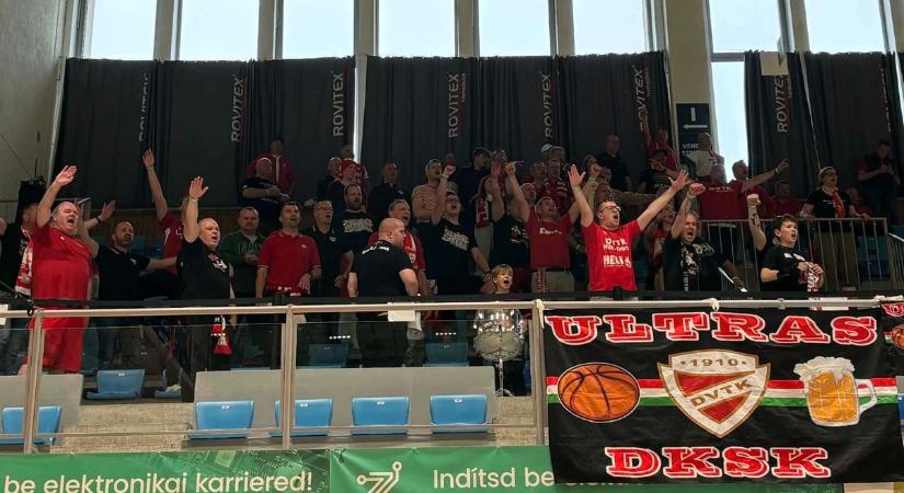 Alig rezgett a gyűrű belülről, túl sok eladott labda, szomorú drukkerek