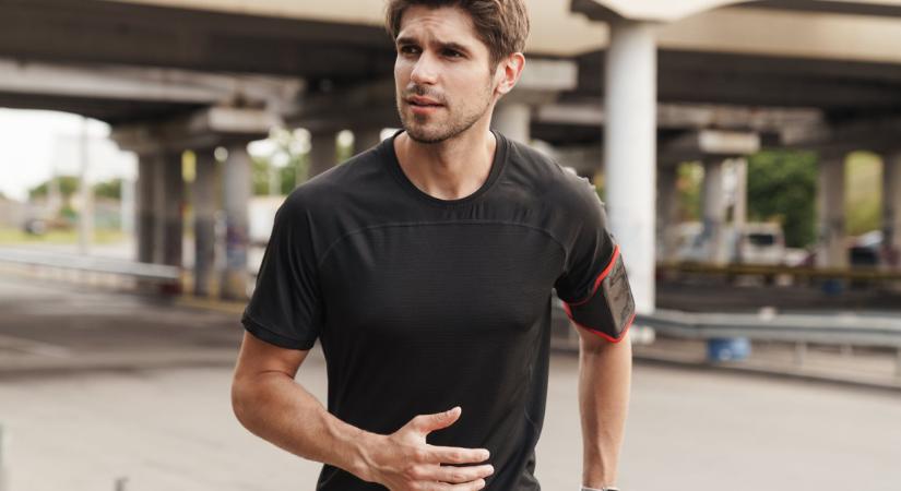 A legjobb férfi póló alapanyagok a sportoláshoz és utcára