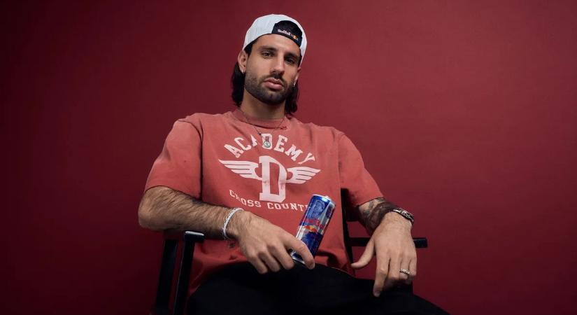 Megjelent a Szoboszlai Dominik fényképével ellátott energiaital a boltokban