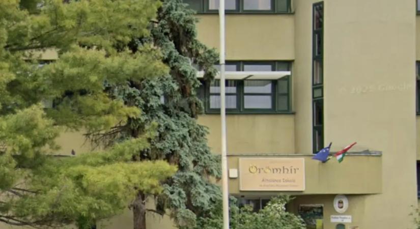 Meghúzta a gyerekek fülét, a fejükre koppintott egy óvodapedagógus Győrben, büntetőeljárást folytat ellene a rendőrség