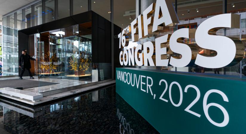 A FIFA azt fontolgatja, hogy a kluboknak mindig legyen legalább egy U21-es saját nevelésű játékosa a pályán