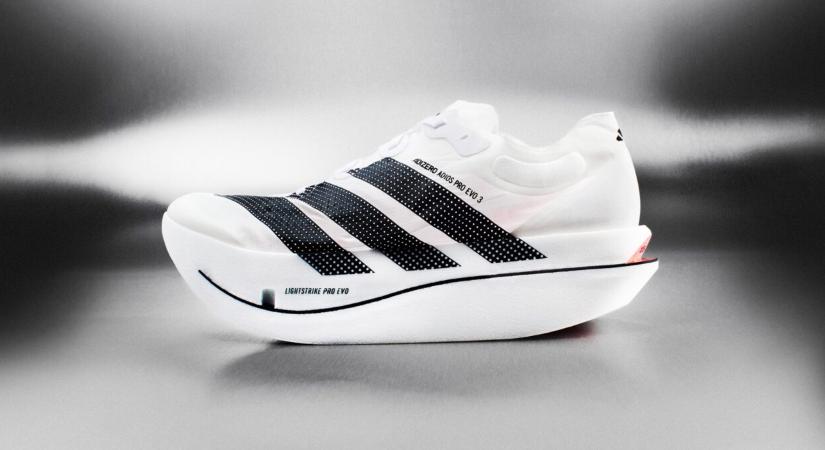 Az Adidas szupercipőjét két perc alatt elkapkodták, de nyugi, viszonteladói oldalon 4000 dollárért megvehető